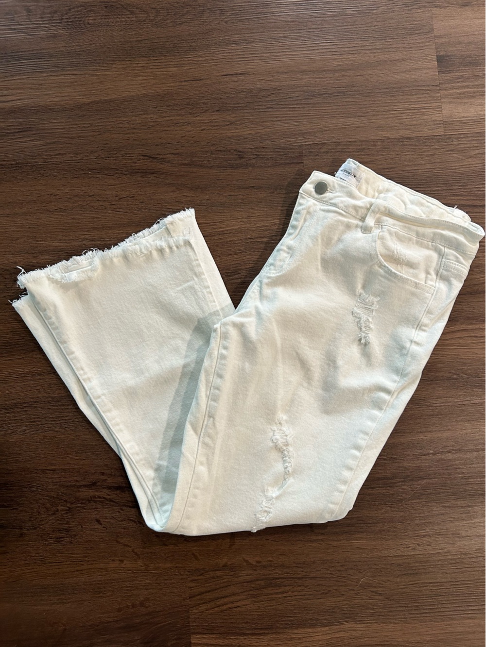Stretchy White Women’s Jeans- Crop Midi Length